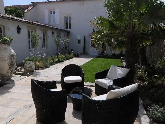 Clarisse & By Olivier Claire Hotel