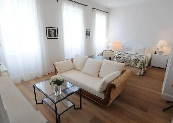 Clarisse & By Olivier Claire 5*